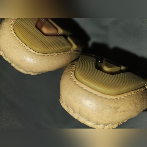 Women's Gucci Shoes - Picture 6 of 11